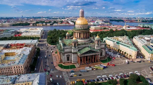 Read more about the article Полуденный Петербург